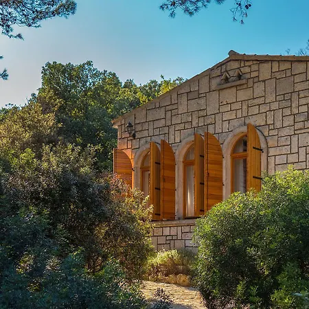 Moderne Finca Mit Privatpool, 100 Meter Strand * بولا